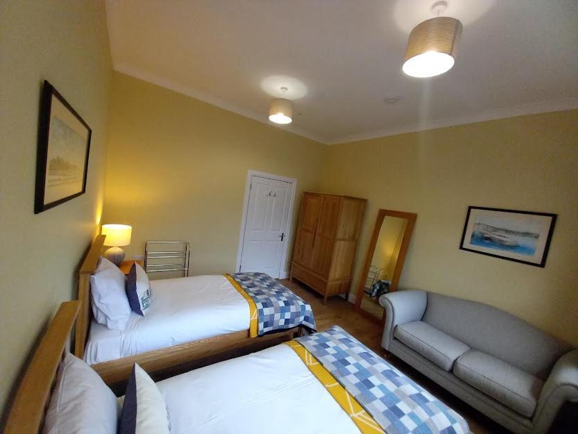 קלנדר Stunning Village Centre Holiday Home מראה חיצוני תמונה